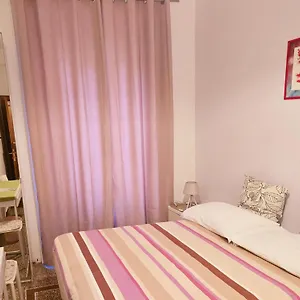 2* Pensión Chez Liviana